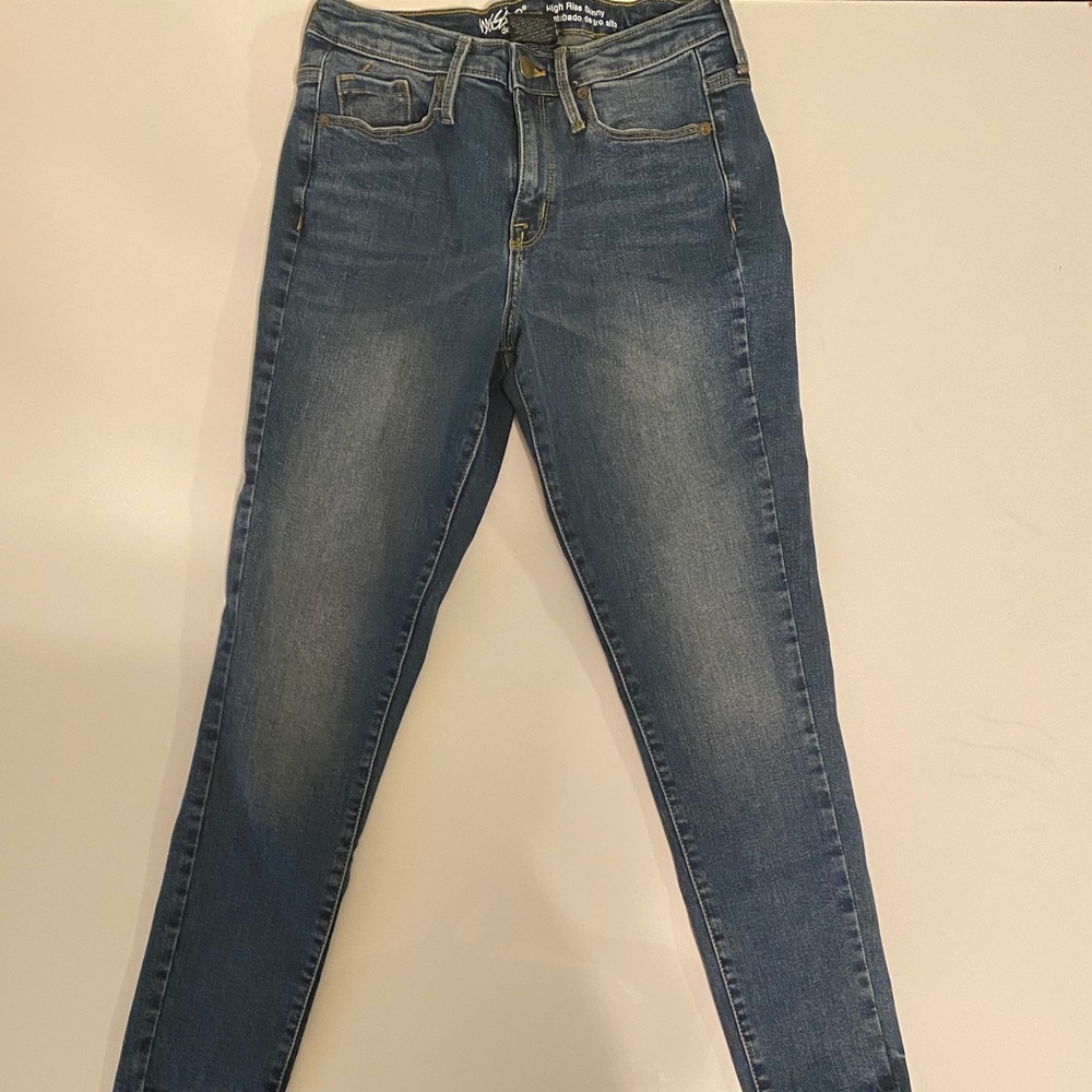 High waisted jeans